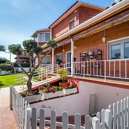 Vivalidays Casa Feli House For 7 People In Holiday home Pineda de Mar